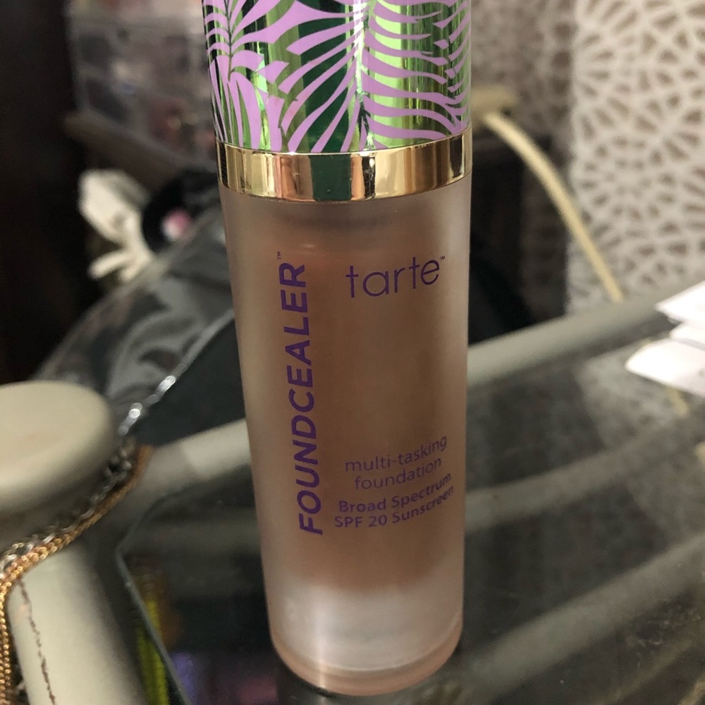 Tarte Foundcealer Foundation- shade 60H Mahogany